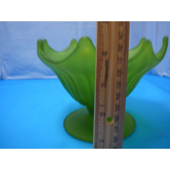 Vtg Westmorland Green Satin Glass Compote Lotus Flower Patten - Picture 6 of 6